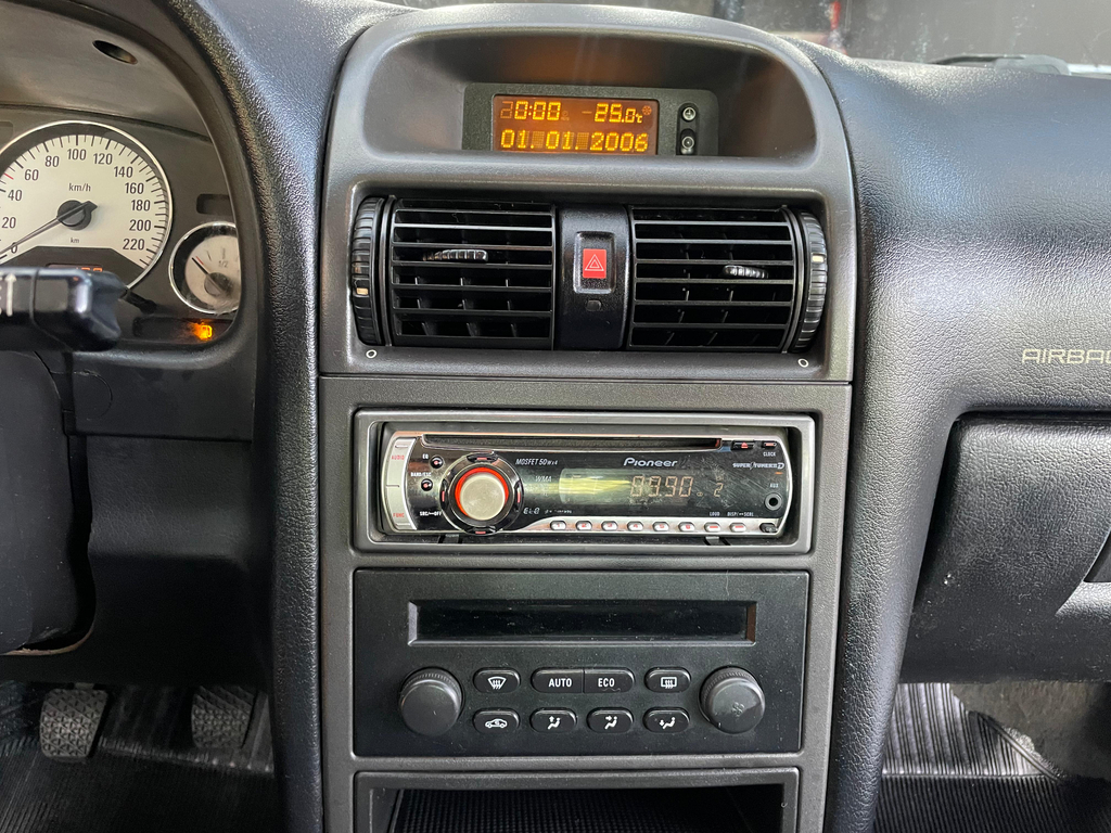 Chevrolet Astra Hatch Cinza