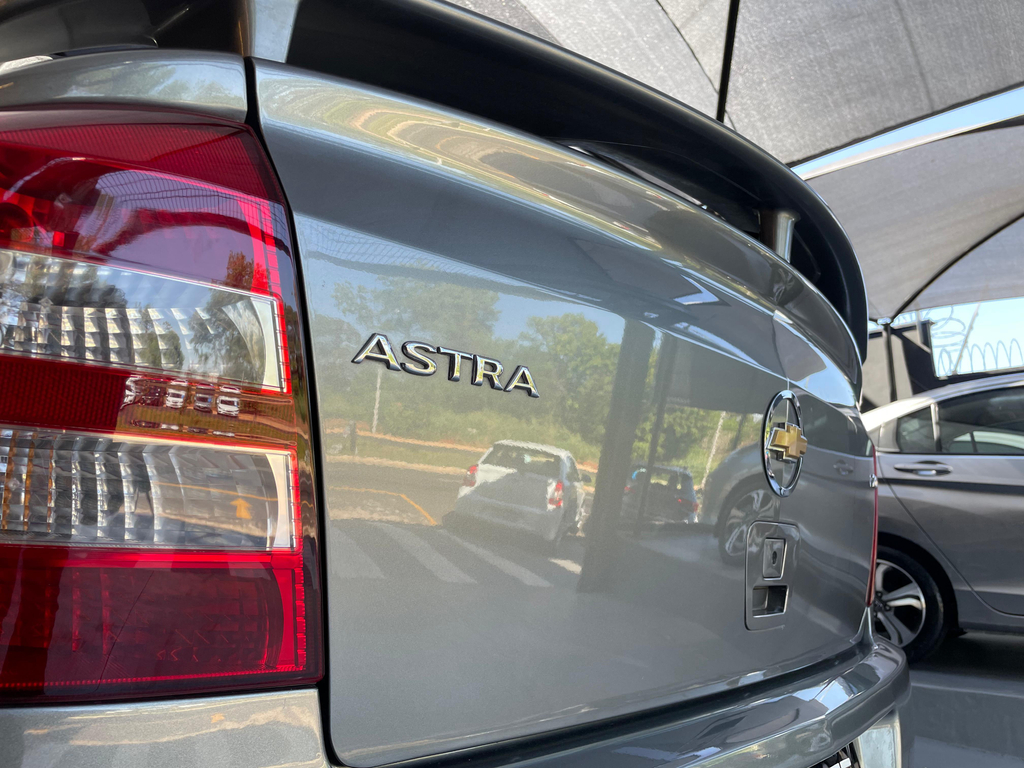 Chevrolet Astra Hatch Cinza