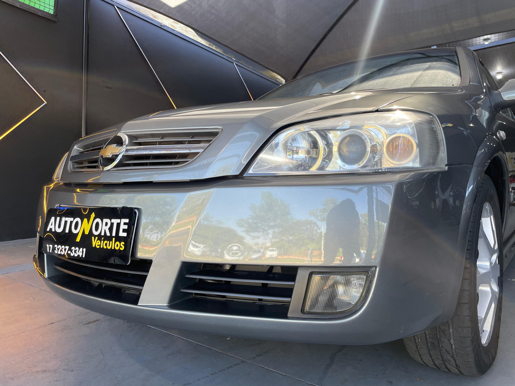 Chevrolet Astra Hatch Cinza