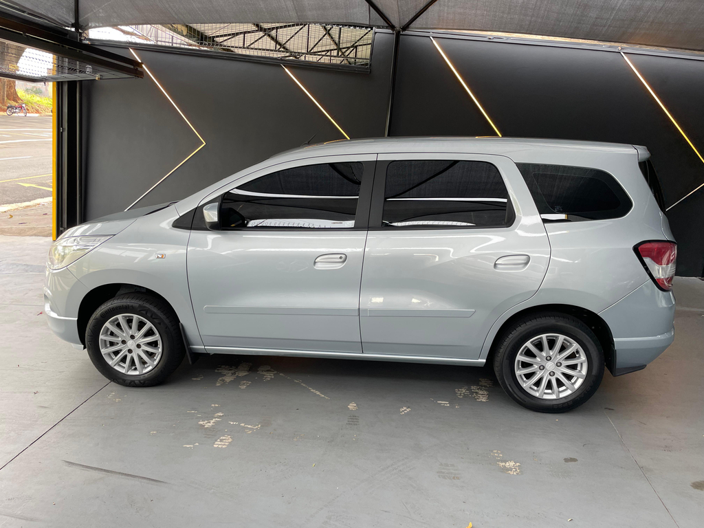 Chevrolet Spin Prata