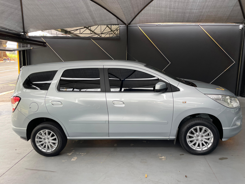 Chevrolet Spin Prata