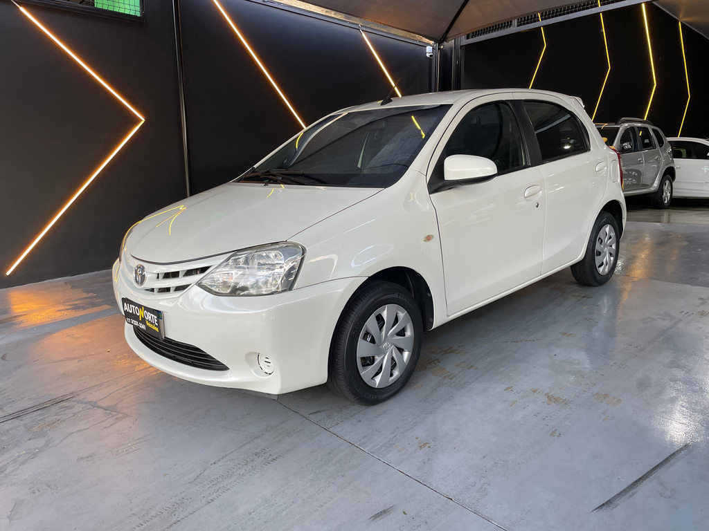 Toyota ETIOS Branco