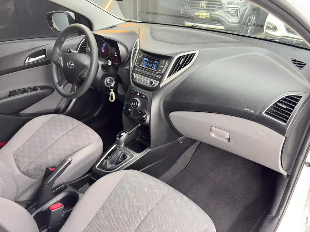 Hyundai HB20S Branco