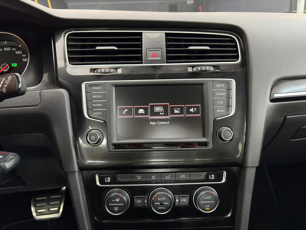 Volkswagen Golf Branco
