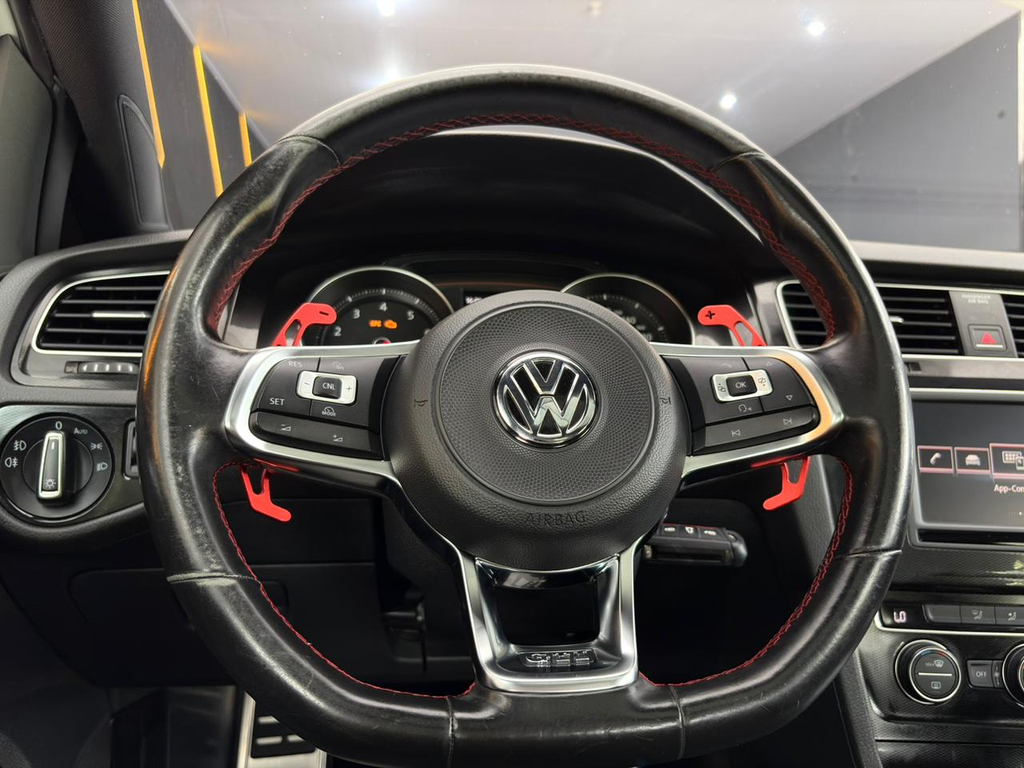 Volkswagen Golf Branco