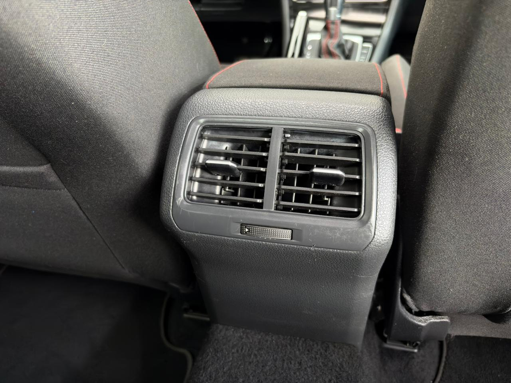 Volkswagen Golf Branco