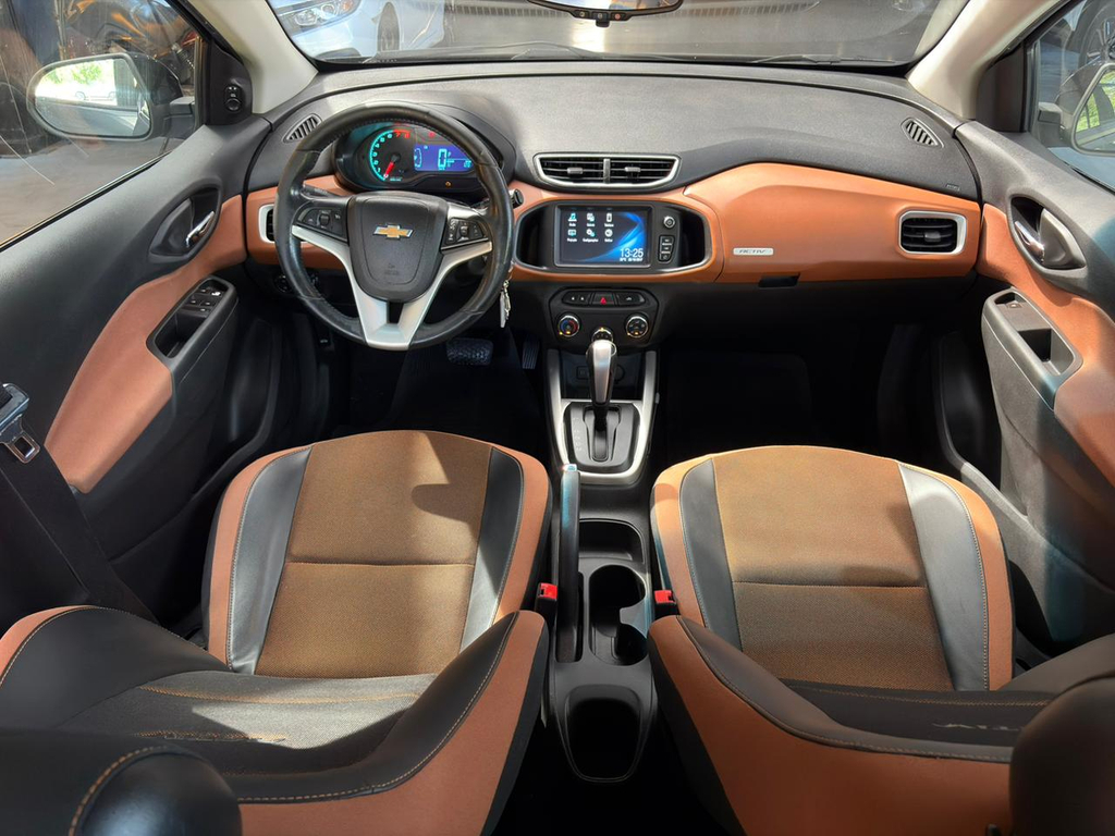 Chevrolet Onix Cinza