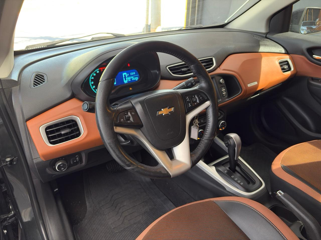Chevrolet Onix Cinza