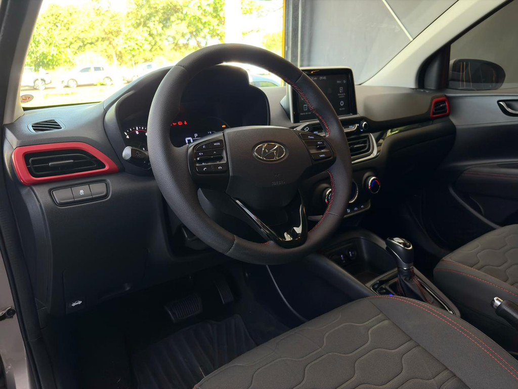 Hyundai HB20X Prata