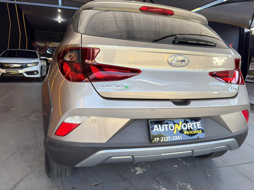 Hyundai HB20X Prata