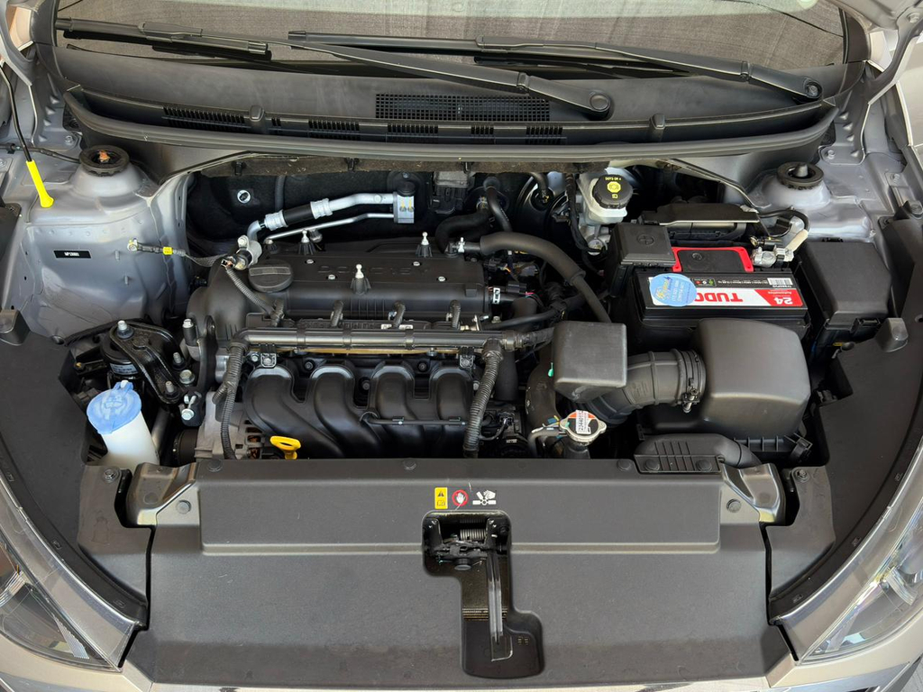Hyundai HB20X Prata