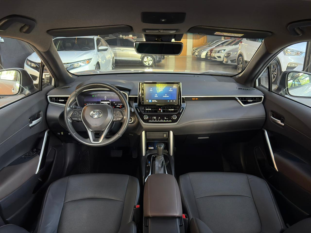 Toyota Corolla Cross Prata