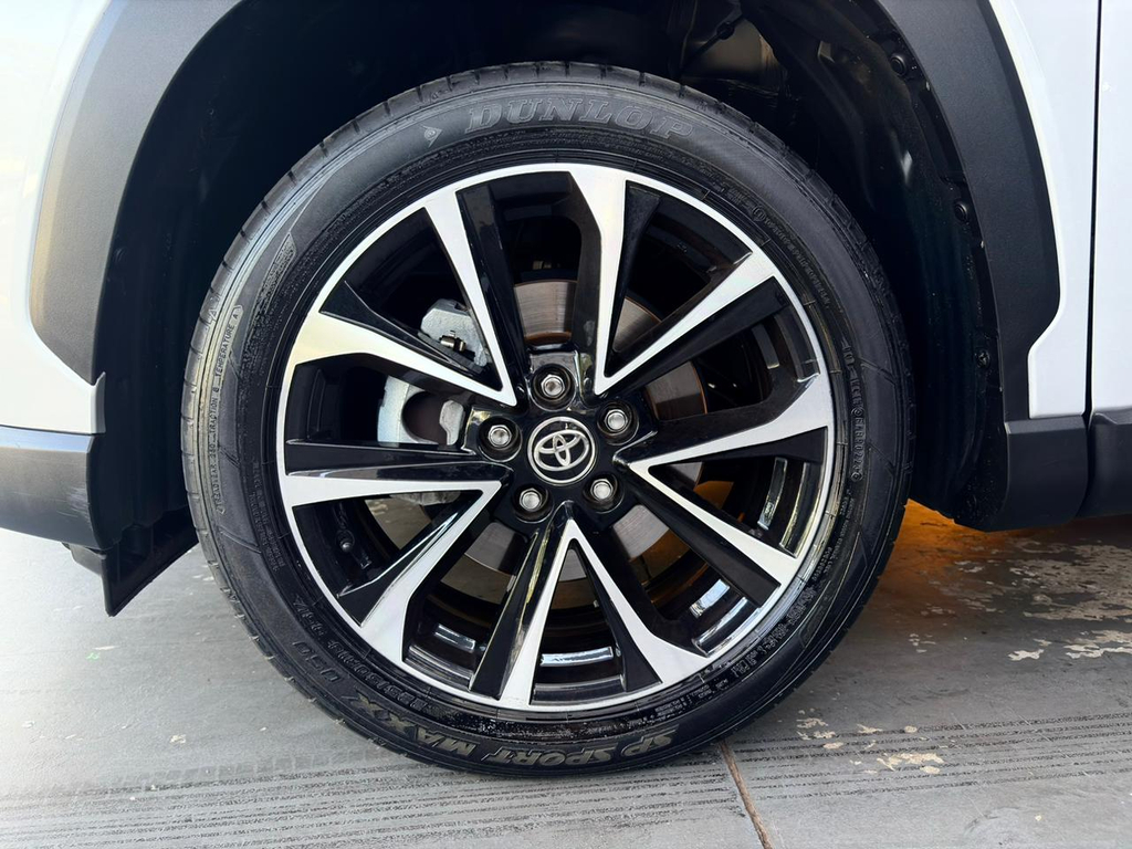Toyota Corolla Cross Prata