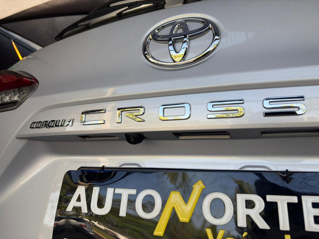 Toyota Corolla Cross Prata