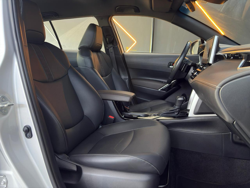 Toyota Corolla Cross Prata