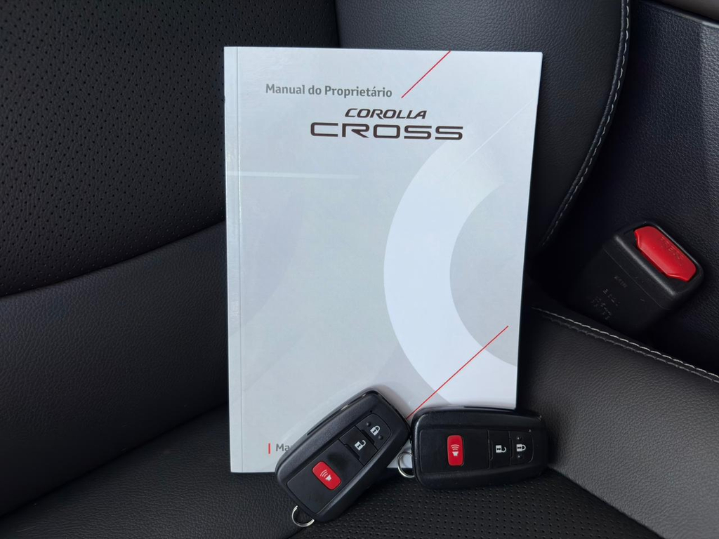 Toyota Corolla Cross Prata