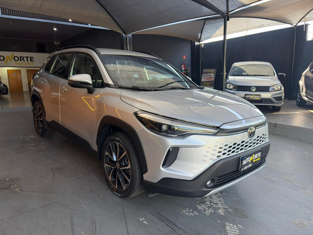Toyota Corolla Cross Prata