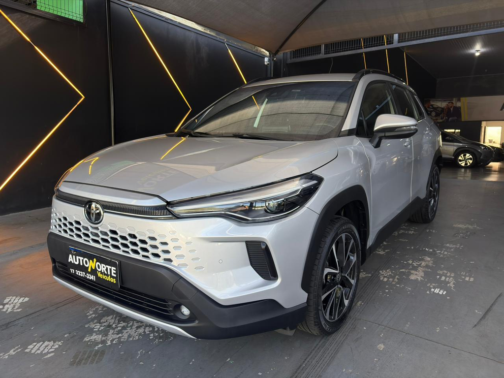 Toyota Corolla Cross Prata