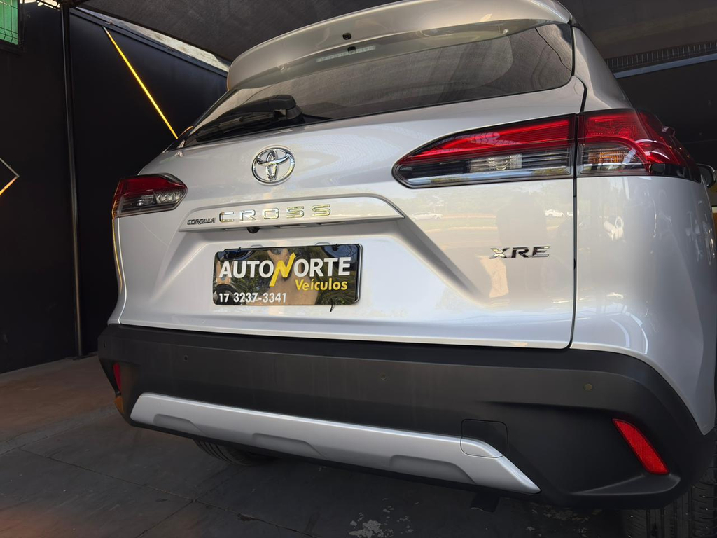 Toyota Corolla Cross Prata
