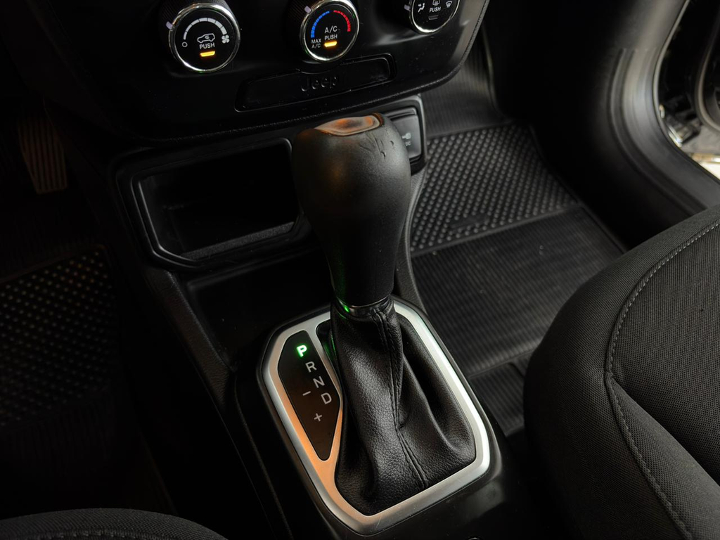 Jeep Renegade Preto