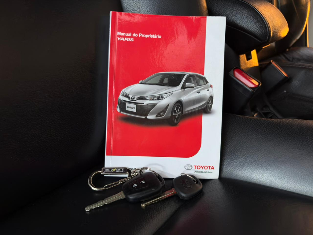 Toyota Yaris Branco