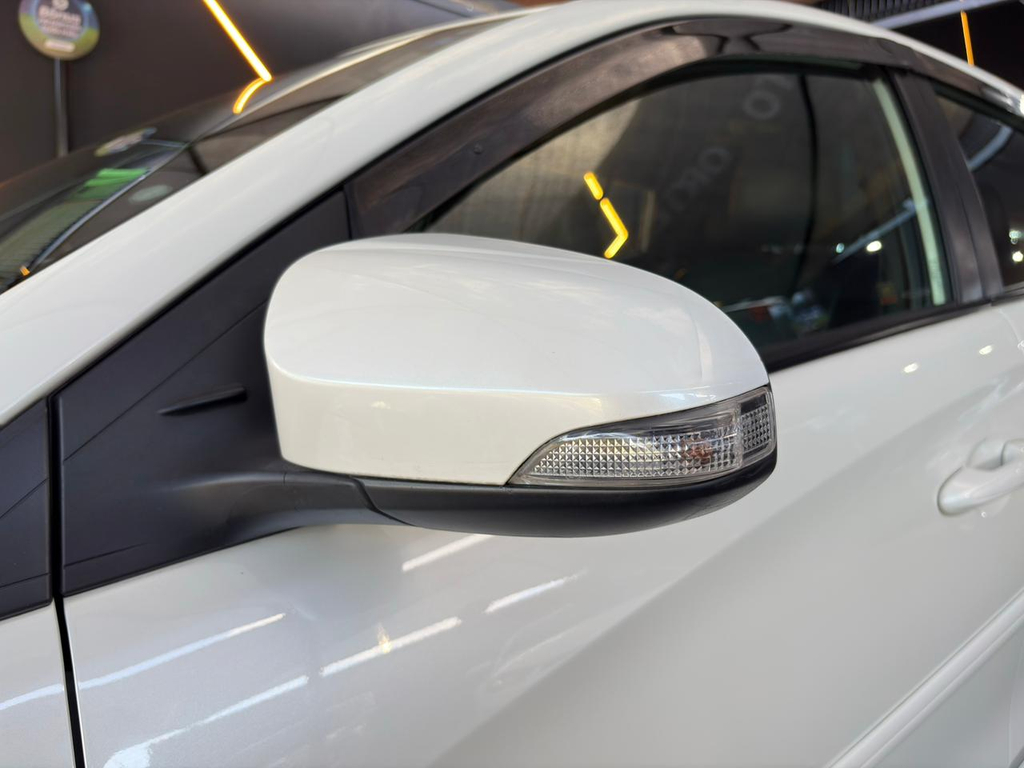 Toyota Yaris Branco
