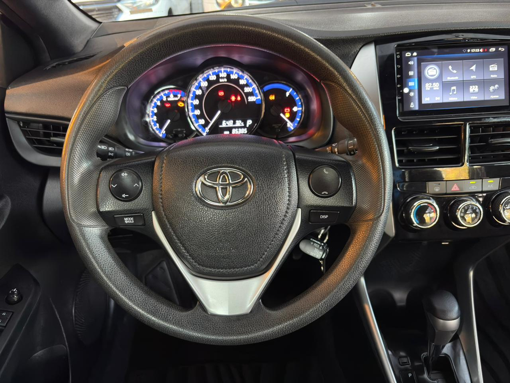 Toyota Yaris Branco