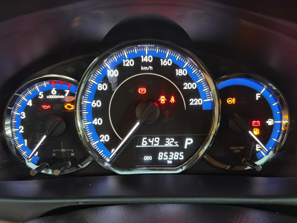 Toyota Yaris Branco