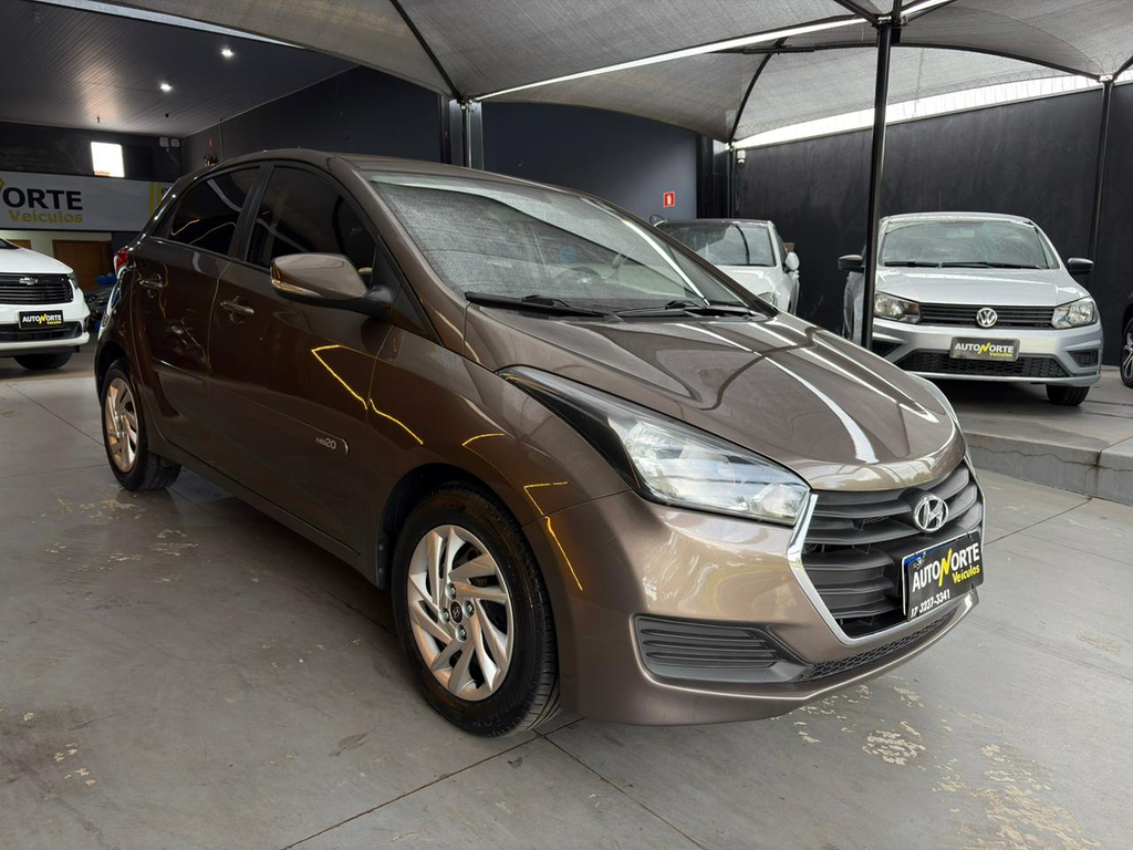 Hyundai HB20 Marrom
