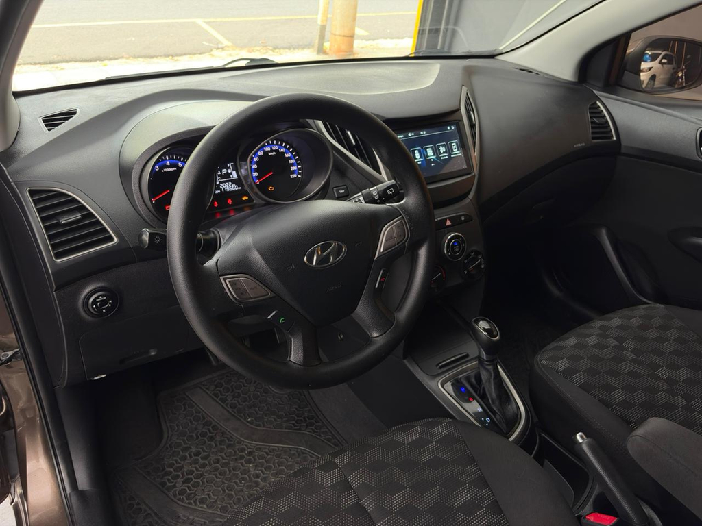 Hyundai HB20 Marrom