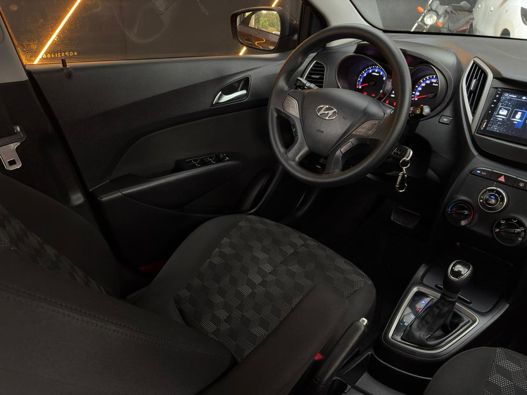 Hyundai HB20 Marrom