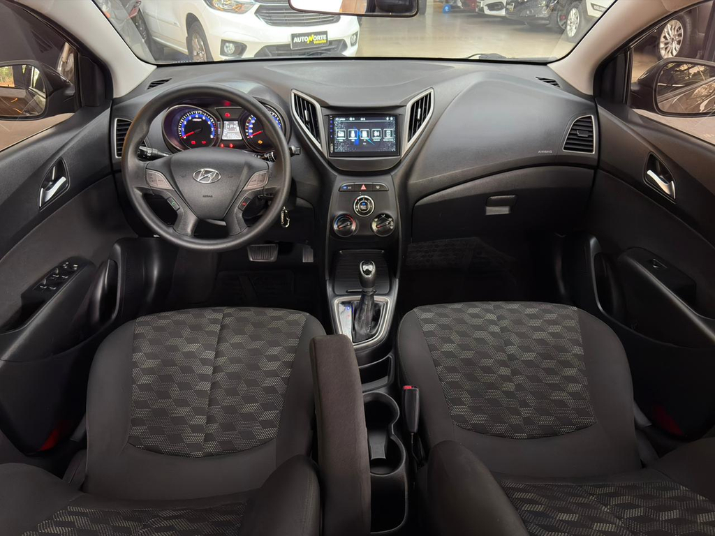 Hyundai HB20 Marrom