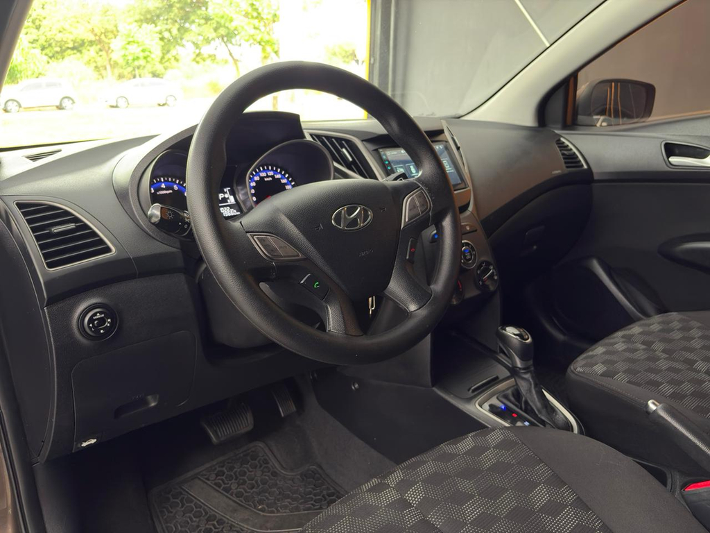 Hyundai HB20 Marrom