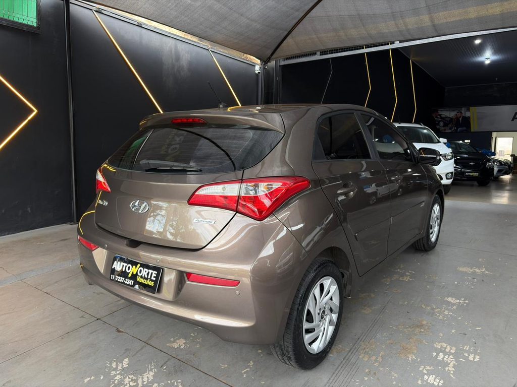 Hyundai HB20 Marrom