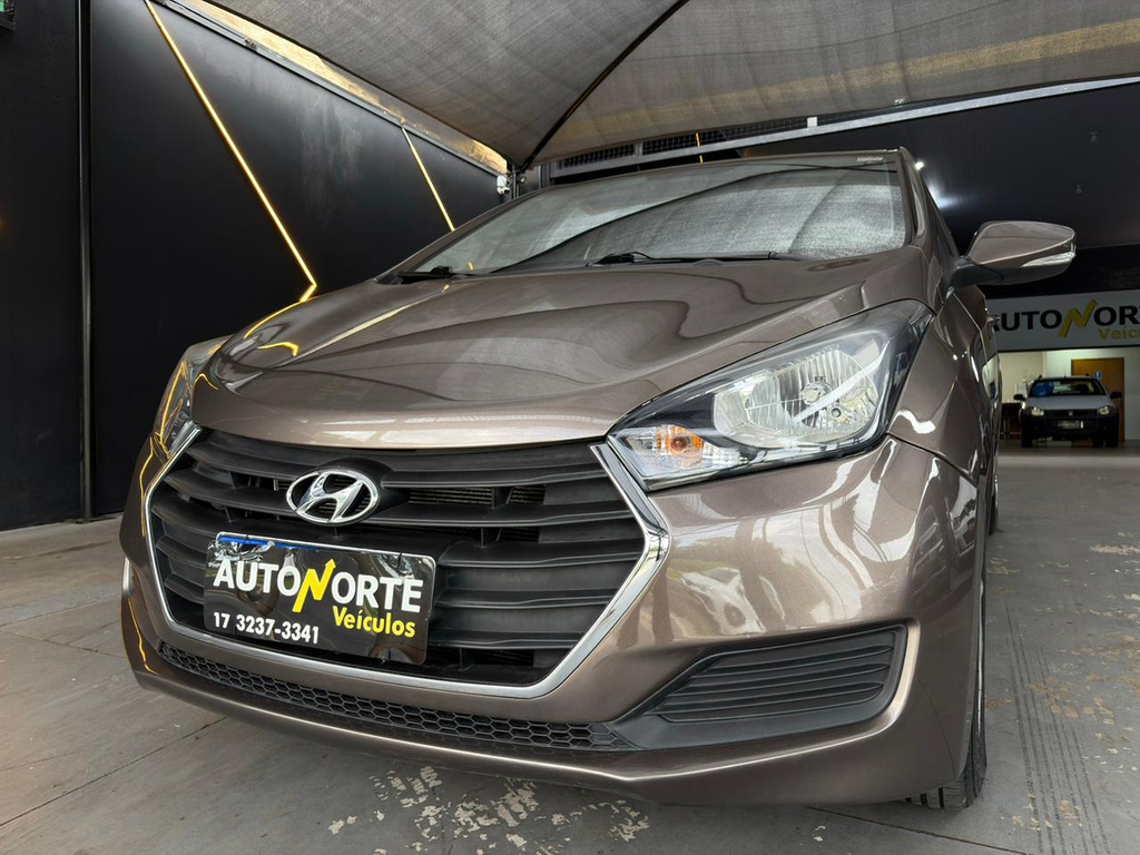 Hyundai HB20 Marrom