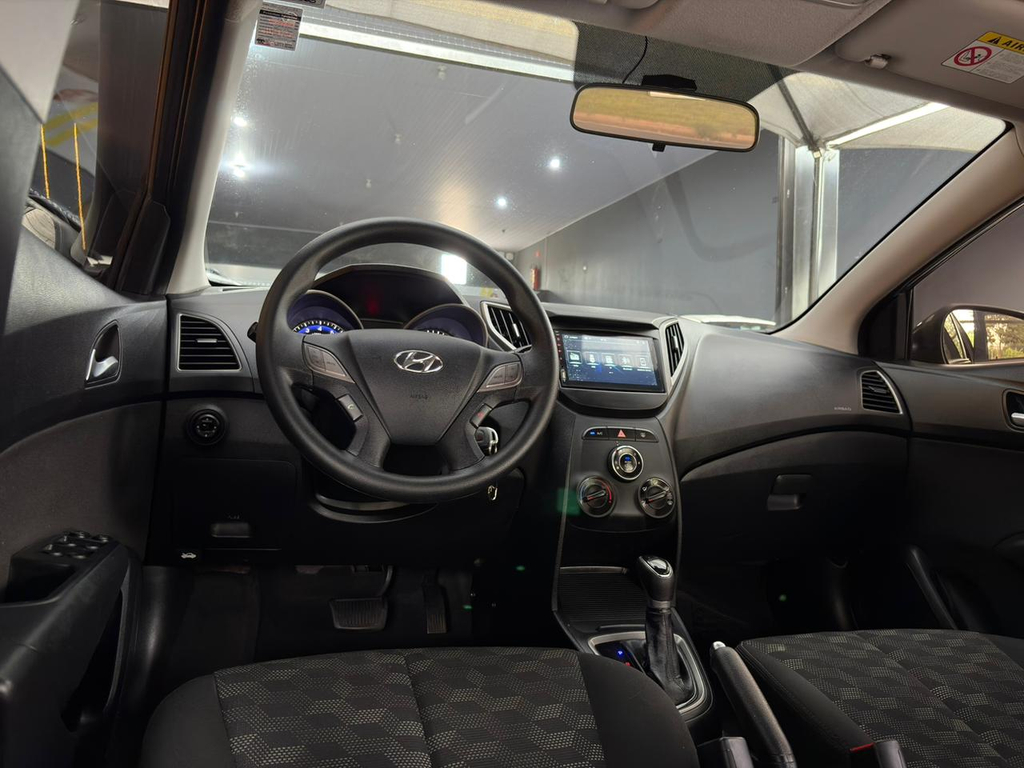 Hyundai HB20 Marrom