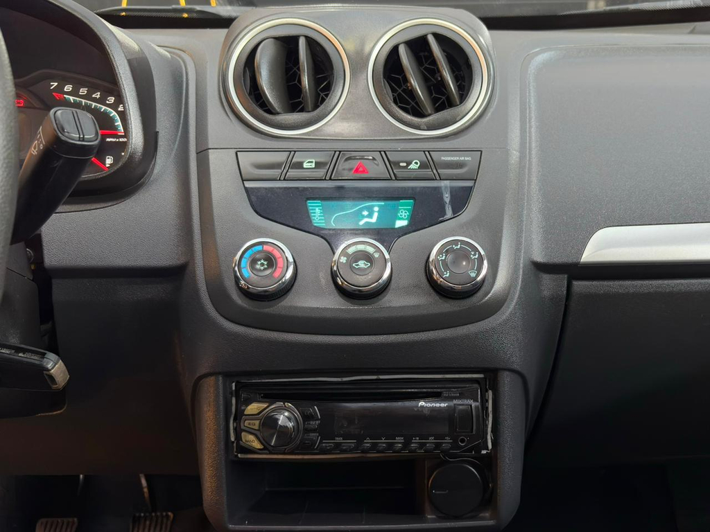 Chevrolet Montana Branco