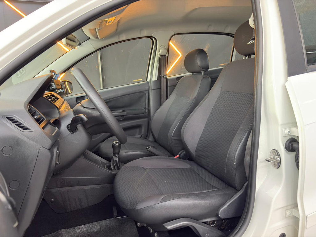 Volkswagen Voyage Branco