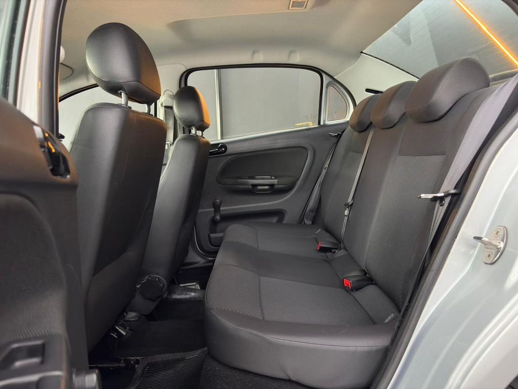 Volkswagen Voyage Prata