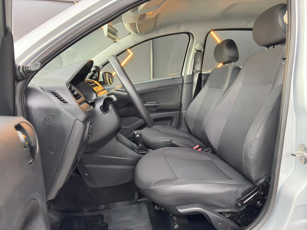 Volkswagen Voyage Prata