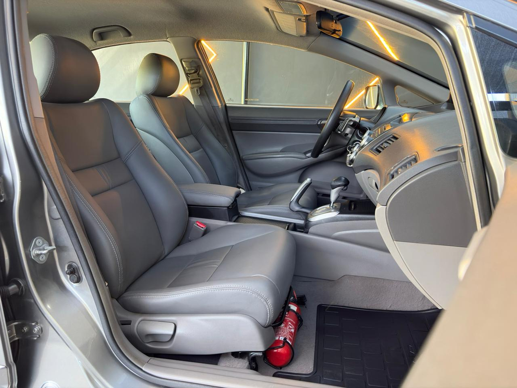 Honda Civic Cinza