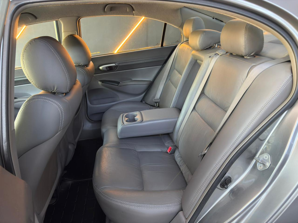 Honda Civic Cinza