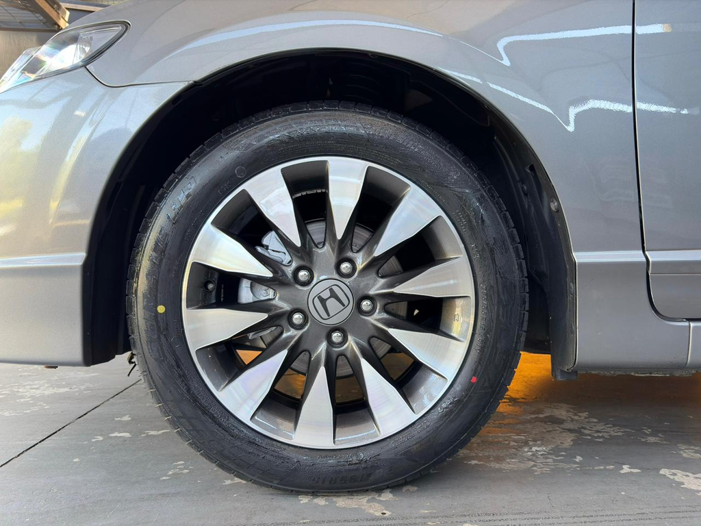 Honda Civic Cinza