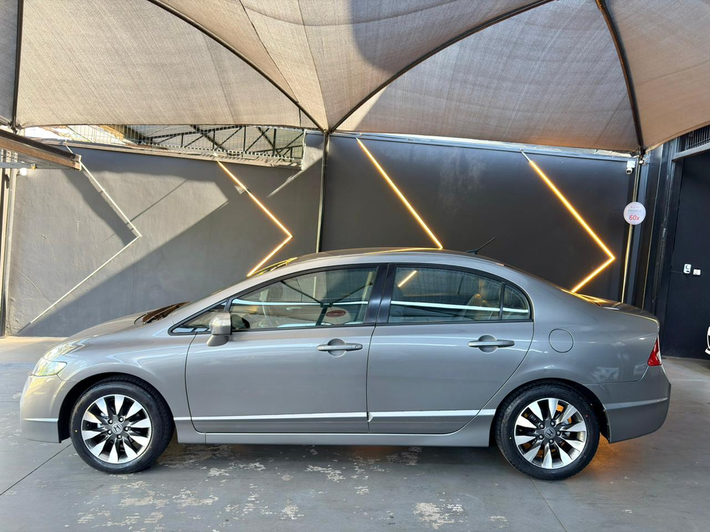 Honda Civic Cinza