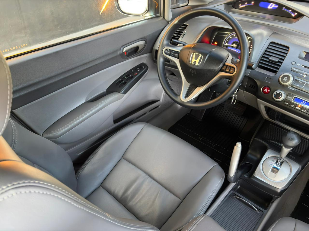 Honda Civic Cinza