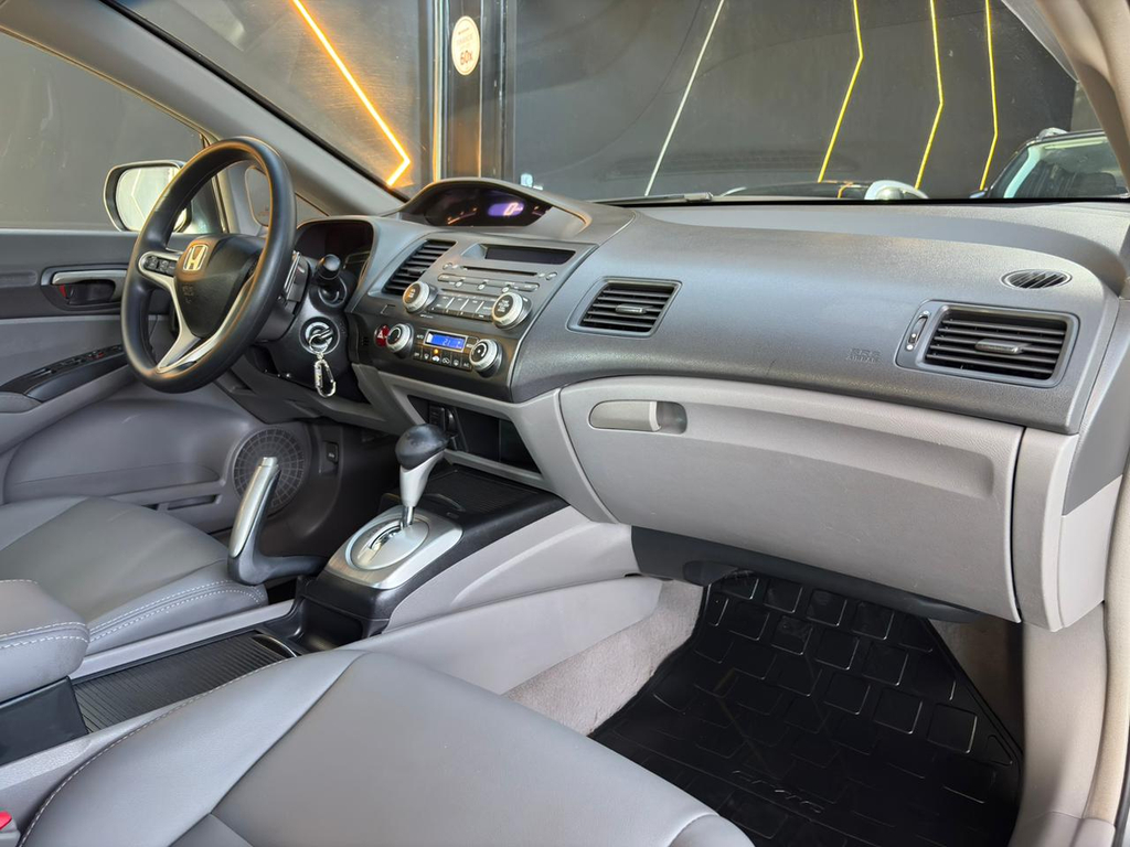Honda Civic Cinza