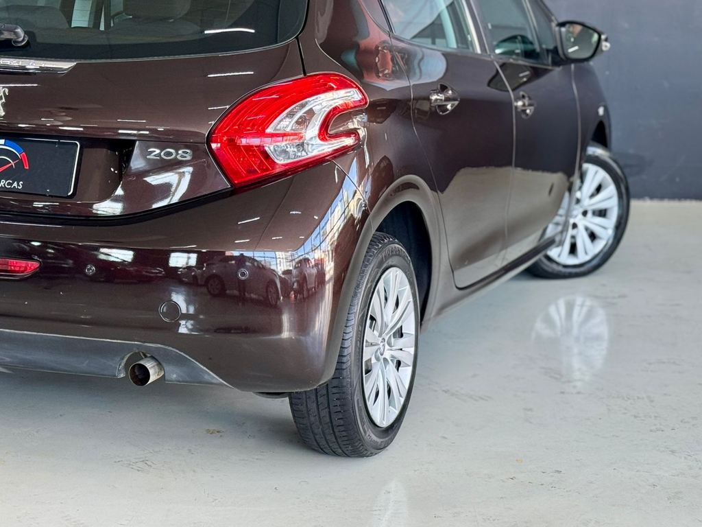 Peugeot 208 Marrom