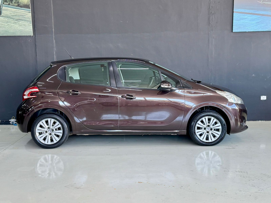 Peugeot 208 Marrom