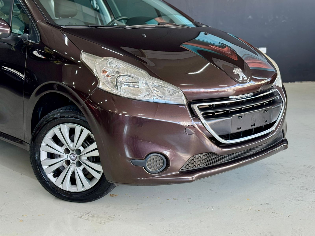 Peugeot 208 Marrom
