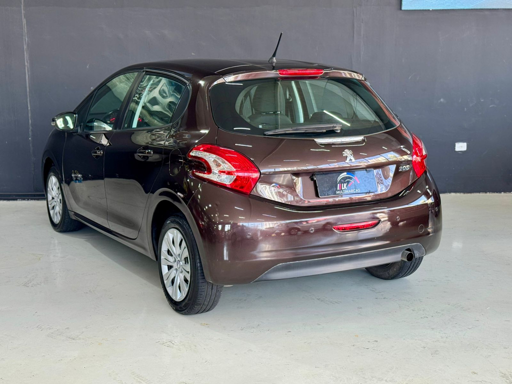 Peugeot 208 Marrom